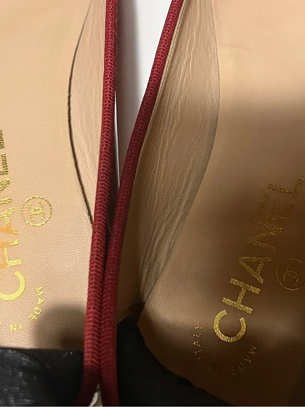 CHANEL Red Patent Leather Ballet Flats with CC Emblem